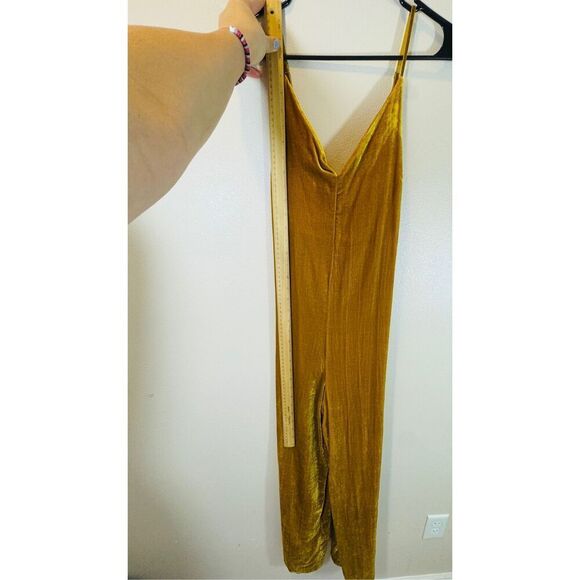 NWT ASTR THE LABEL Hey Hey Hey Velvet Women's Jumpsuit XS - Picture 9 of 12